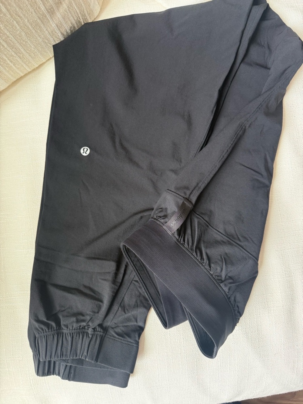 Lululemon - Picture 2 of 4